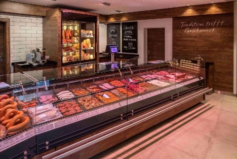 Sortiment in der Fleischerei Wüllner